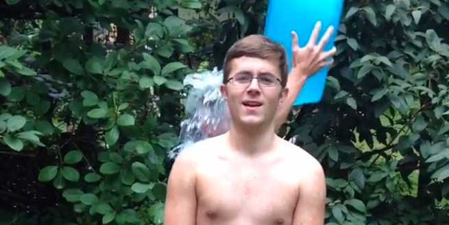 6 αποτυχημένα ice bucket challenge... πολύ γέλιο! (Βίντεο)