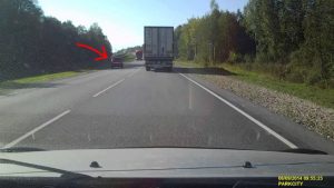 Όταν ένας οδηγός LADA νομίζει πως οδηγεί Ferrari (Βίντεο)