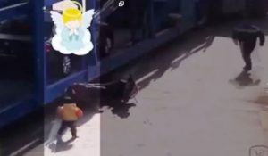 Όποιος δεν πιστεύει στα θαύματα να δει αυτό το βίντεο... θα σας κοπούν τα γόνατα!