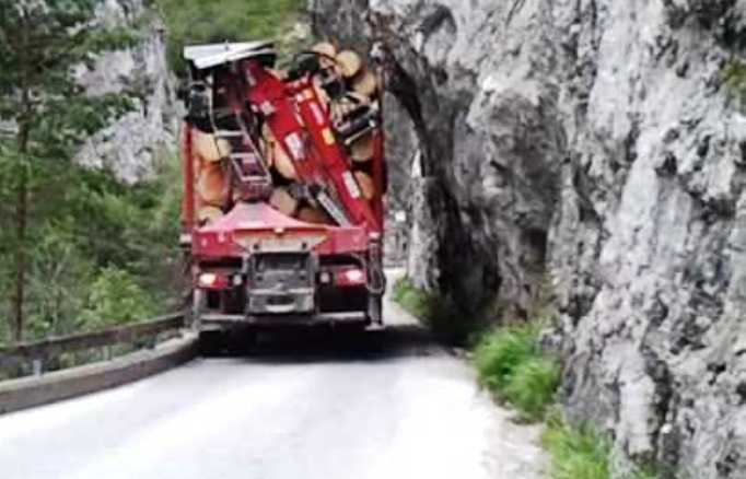 Εντάξει δεν μιλάμε για οδηγό, μιλάμε για καλλιτέχνη του είδους!(Video)