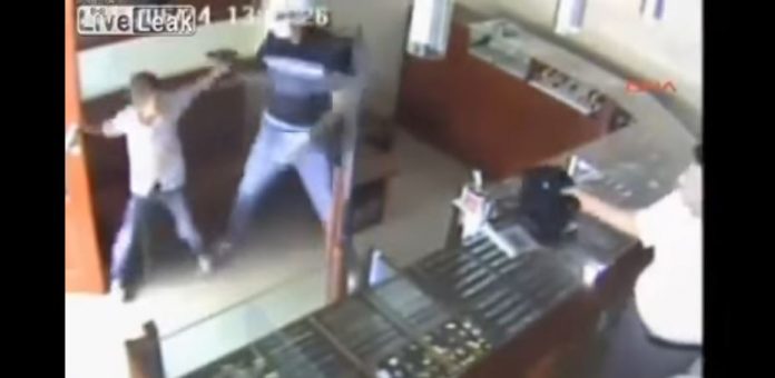 Έχει κότσια ο μικρός – 12χρονος αποτρέπει ληστεία!