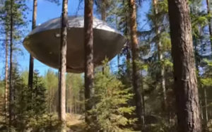 Το δεντρόσπιτο που μοιάζει με…  UFO