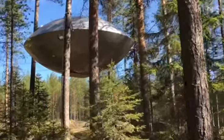 Το δεντρόσπιτο που μοιάζει με…  UFO