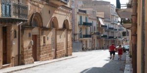 H πόλη που προσφέρει σπίτια για… 1 ευρώ (vid)