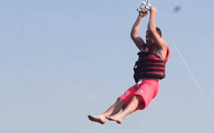 Οι καλές και οι κακές στιγμές σε ένα zip line