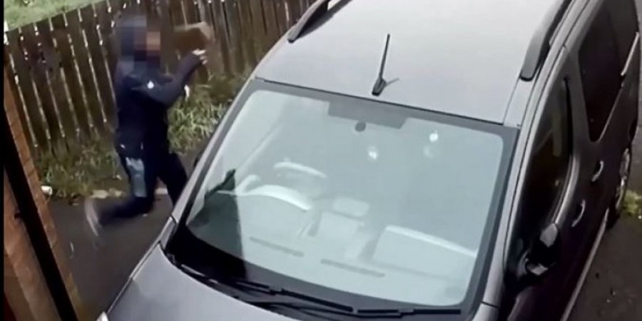 Πέταξε τούβλο σε αυτοκίνητο για να το κλέψει, αλλά τον πέτυχε στο κεφάλι(VID)
