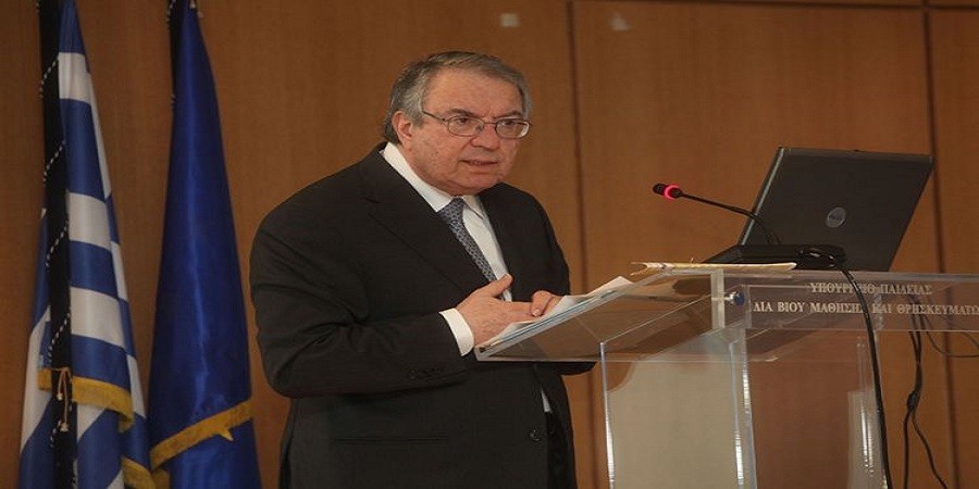 Μπαμπινιώτης: Μιλούν… «κινέζικα» για τον ιό