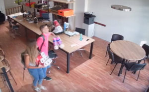 Όταν τα ποδοσφαρικά σου κόλπα σε σώζουν παντού
