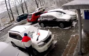 Όταν σου έρχεται… ο ουρανός στο κεφάλι