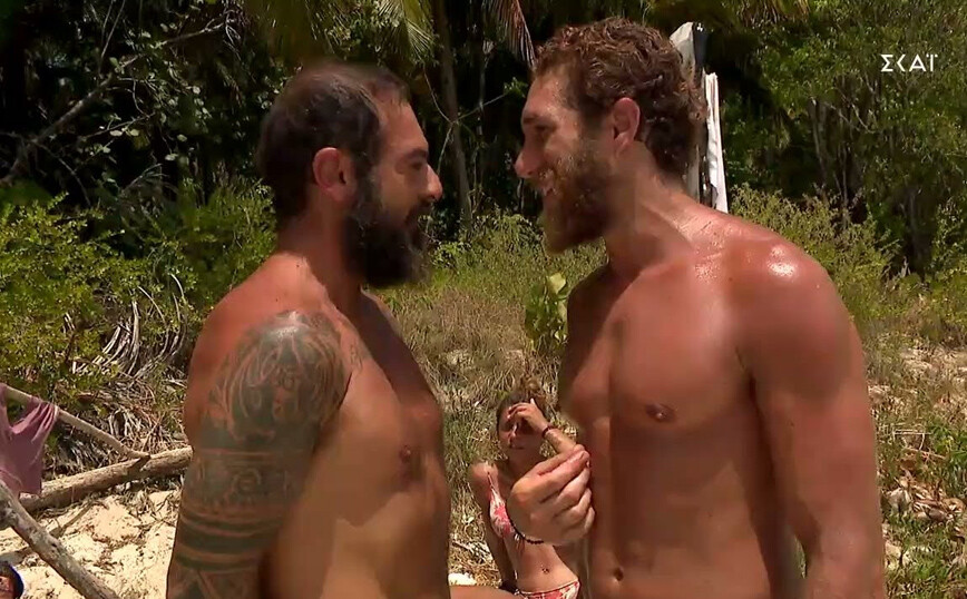 Survivor: Από εχθροί φίλοι – Το Twitter τρολάρει τη σχέση του Τριαντάφυλλου με τον Κόρο