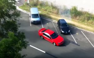 Η στιγμή που ανακαλύπτεις ότι κάποιοι δεν έμαθαν παρκάρισμα τα μαθήματα οδήγησης