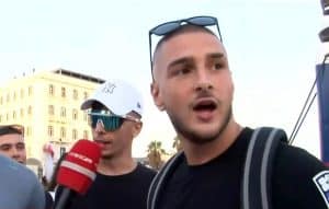 Επική ατάκα νεαρού για το πώς θα περάσει τις νύχτες των διακοπών του στην Πάρο: «Νομίζω… κάτι που δεν πρέπει να πούμε στην κάμερα»